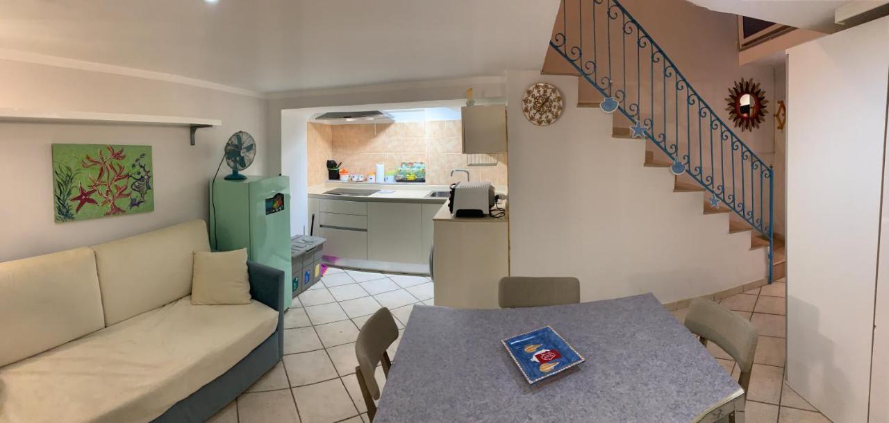 Casetta Blue House Gaeta Via Dell'Indipendenza المظهر الخارجي الصورة