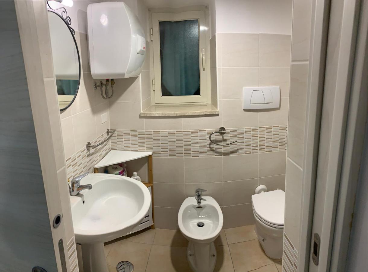 Casetta Blue House Gaeta Via Dell'Indipendenza المظهر الخارجي الصورة
