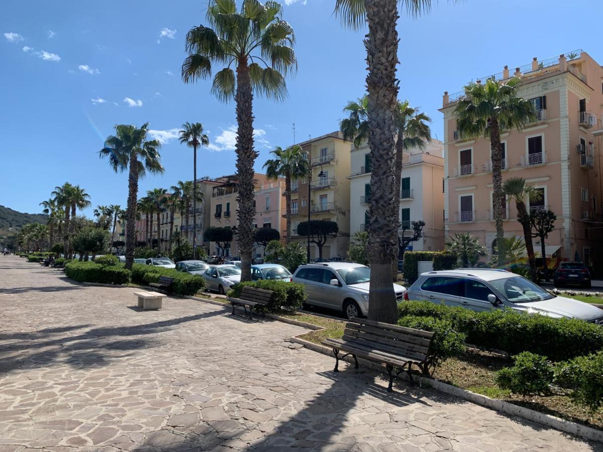 Casetta Blue House Gaeta Via Dell'Indipendenza المظهر الخارجي الصورة